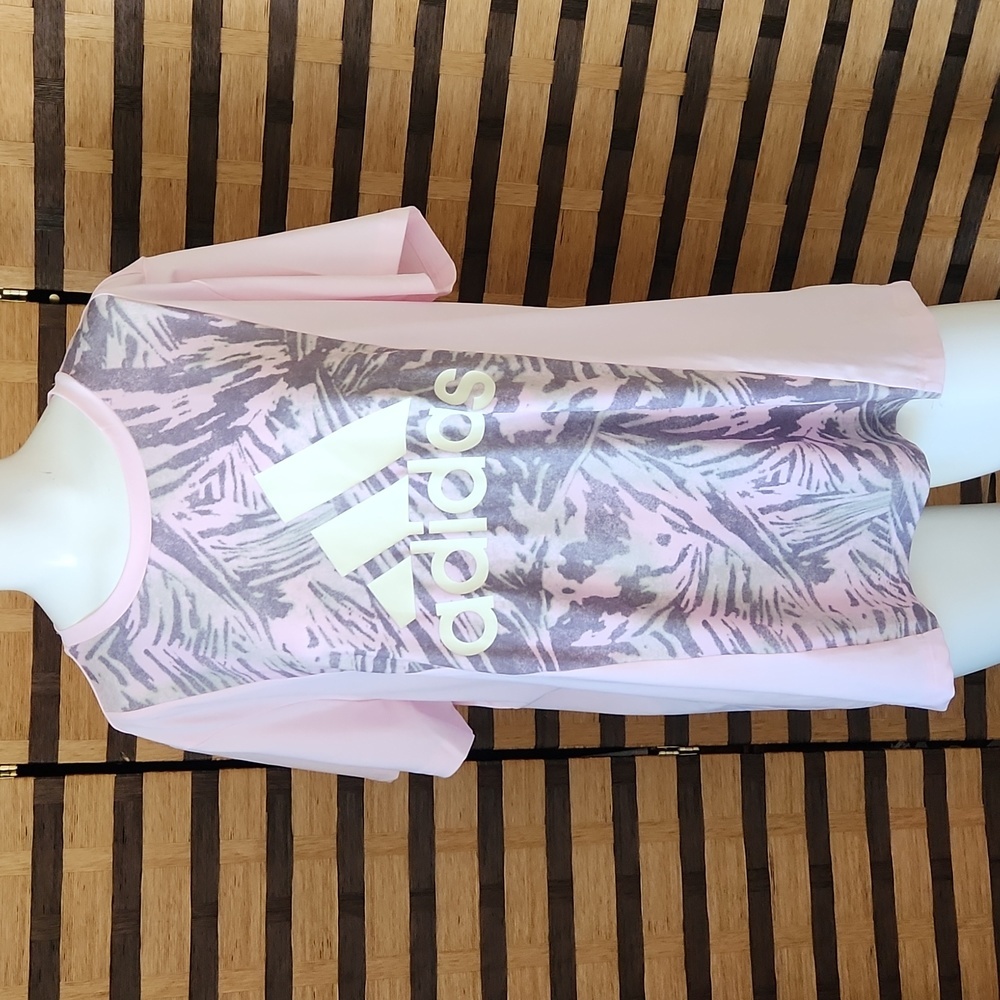 Nwt!! Adidas camo top